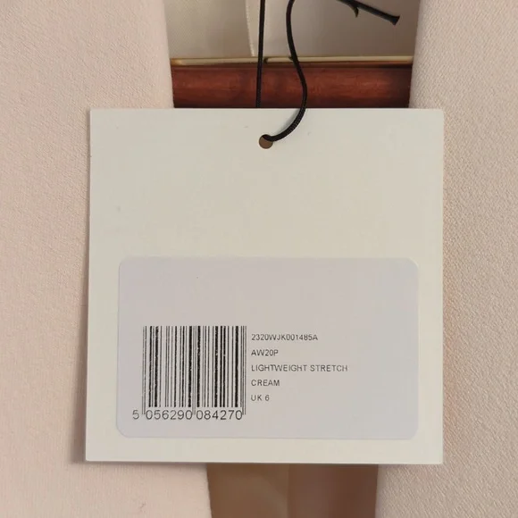 Victoria Beckham Pagoda Shoulder Tailored Jacket- NEW w/tags never worn - Picture 3 of 7